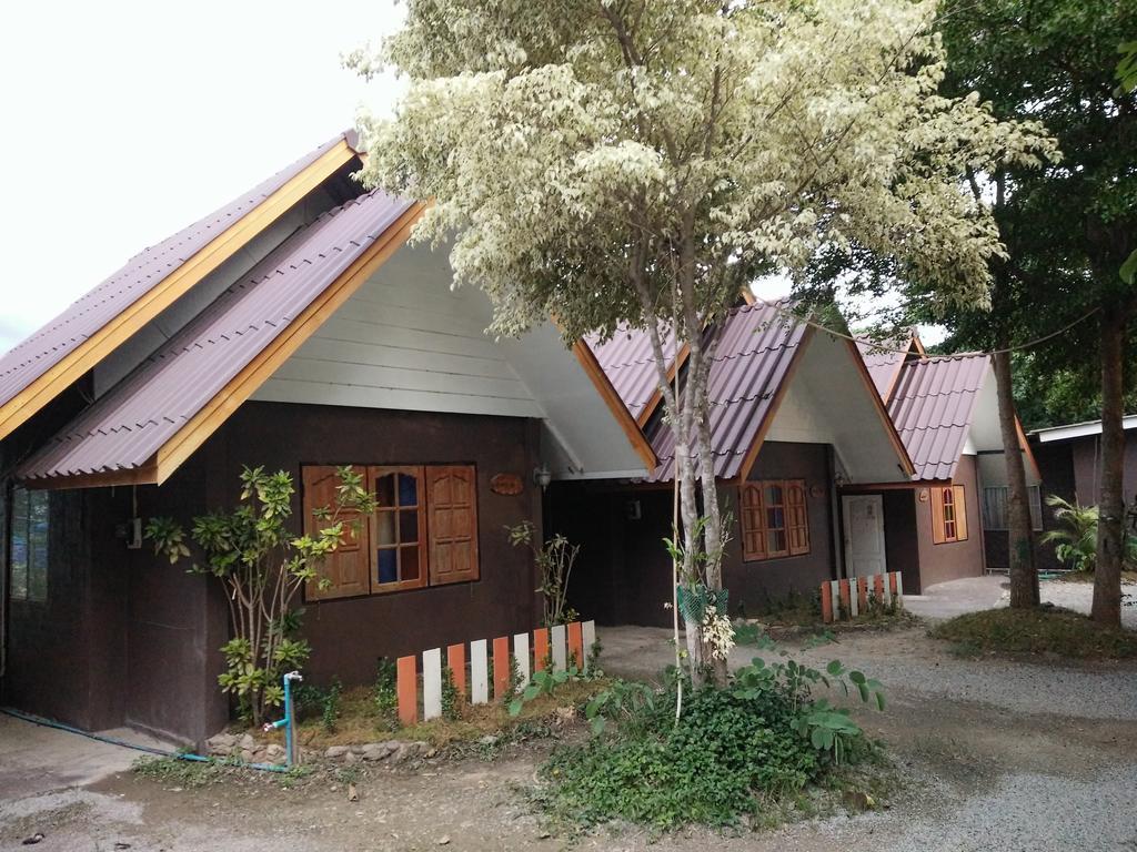 Bansuan Inthanon Resort Chom Thong Εξωτερικό φωτογραφία